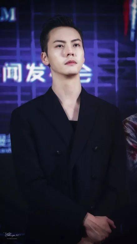 娱乐圈男艺人爆料有哪些,揭秘幕后真相与内幕黑幕