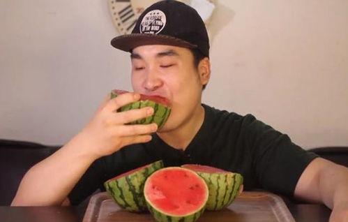 只吃瓜不看戏的网红,揭秘只吃瓜不看戏的网红传奇 第3张 只吃瓜不看戏的网红,揭秘只吃瓜不看戏的网红传奇 第3张