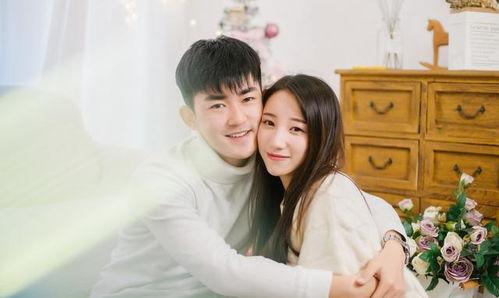 吃瓜夫妻萧宝珍免费,揭秘娱乐圈背后的甜蜜与争议  第2张