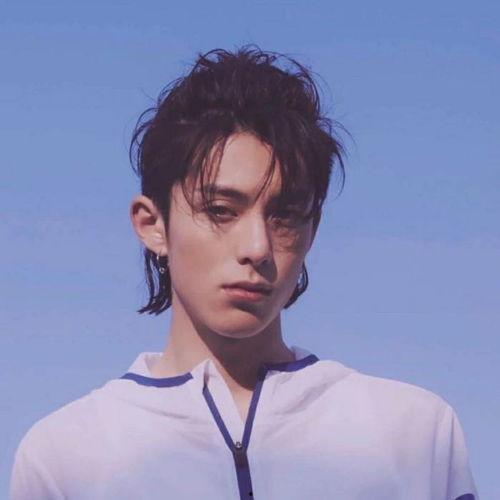 王鹤棣资源爆料视频,揭秘明星幕后精彩瞬间