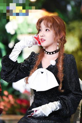 宋雨琦爆料新歌舞台视频,幕后花絮曝光引期待