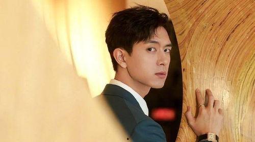 圈内爆料李现易烊千玺,两大流量小生幕后故事大揭秘