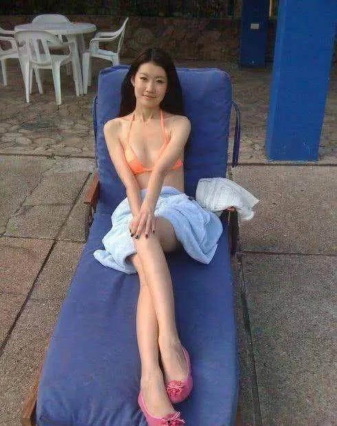 泳装女友在线观看,夏日激情，浪漫邂逅  第2张